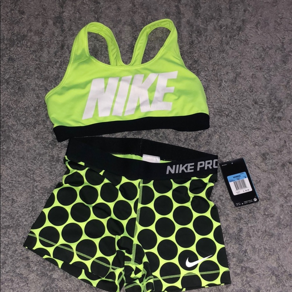 Nike pro set